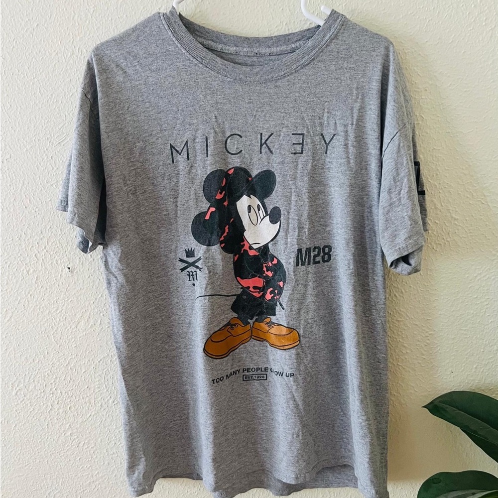 Official Disney Mickey Mouse Graphic Tee – Size L